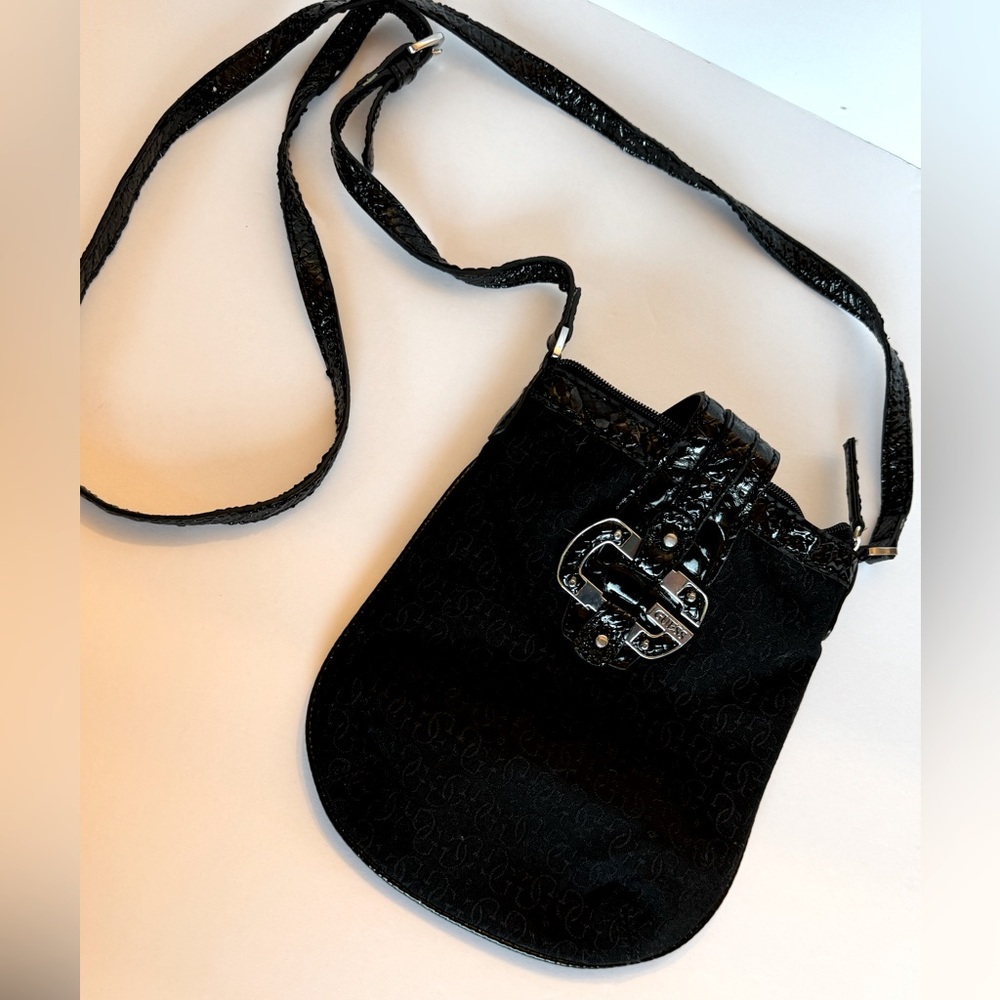 GUC Guess Small Crossbody